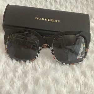 BURBERRY SUNGLASSES